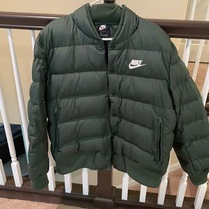Nike puffer jacket nwot xl